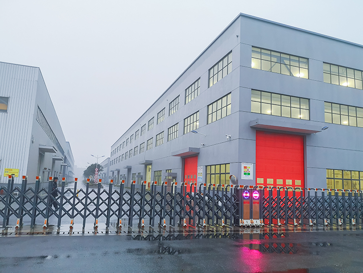 常州朗銳東洋傳動技術有限公司堆積快速門.jpg